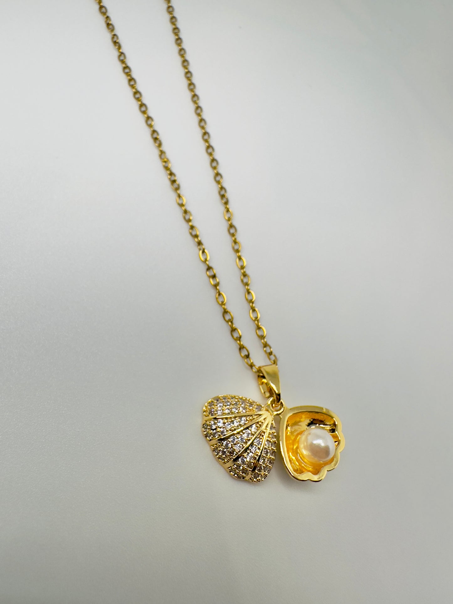Shimmer shell