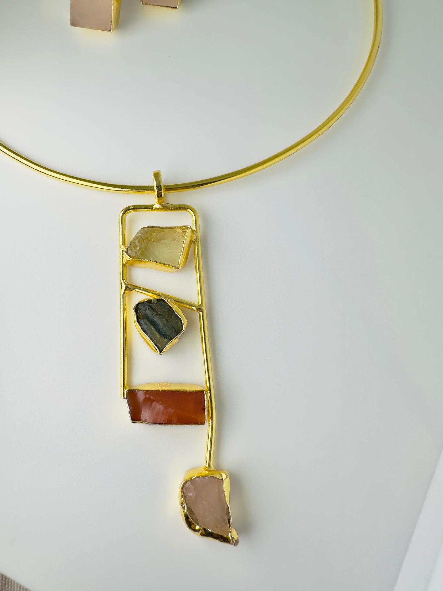 Hasli Necklace Set with Earrings