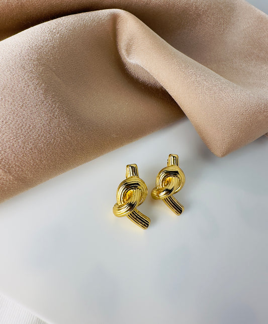 Knot earrings