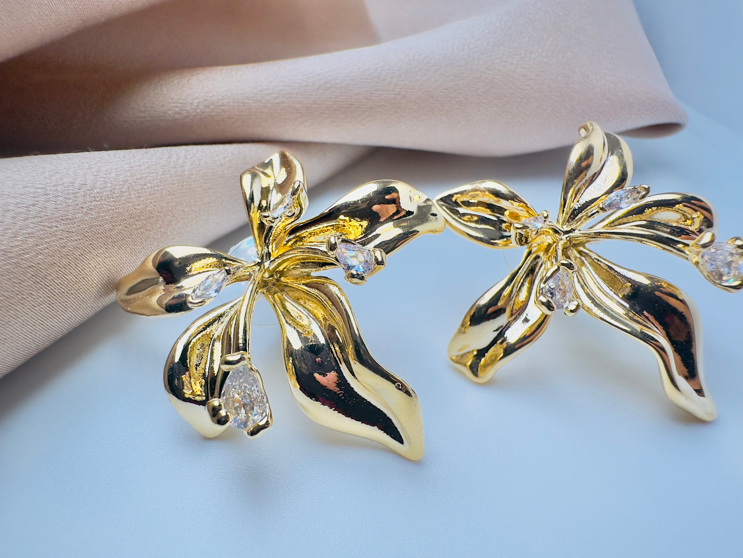 Flora Glow Earrings