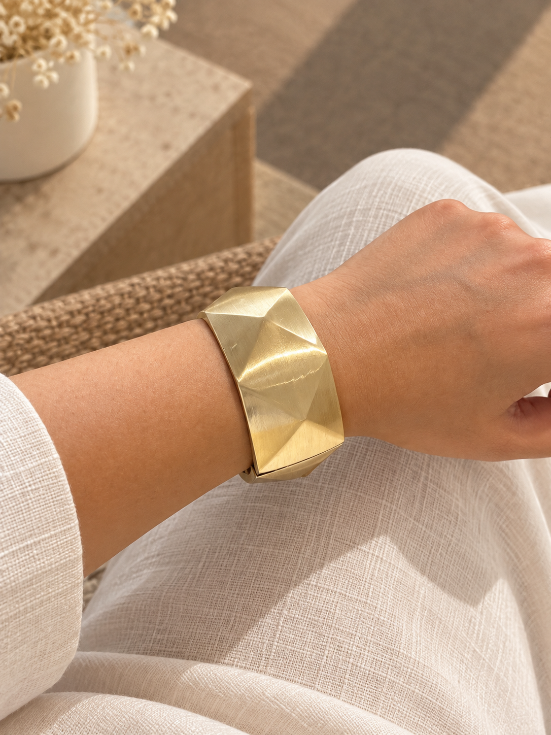 Sculpted Aura Cuff