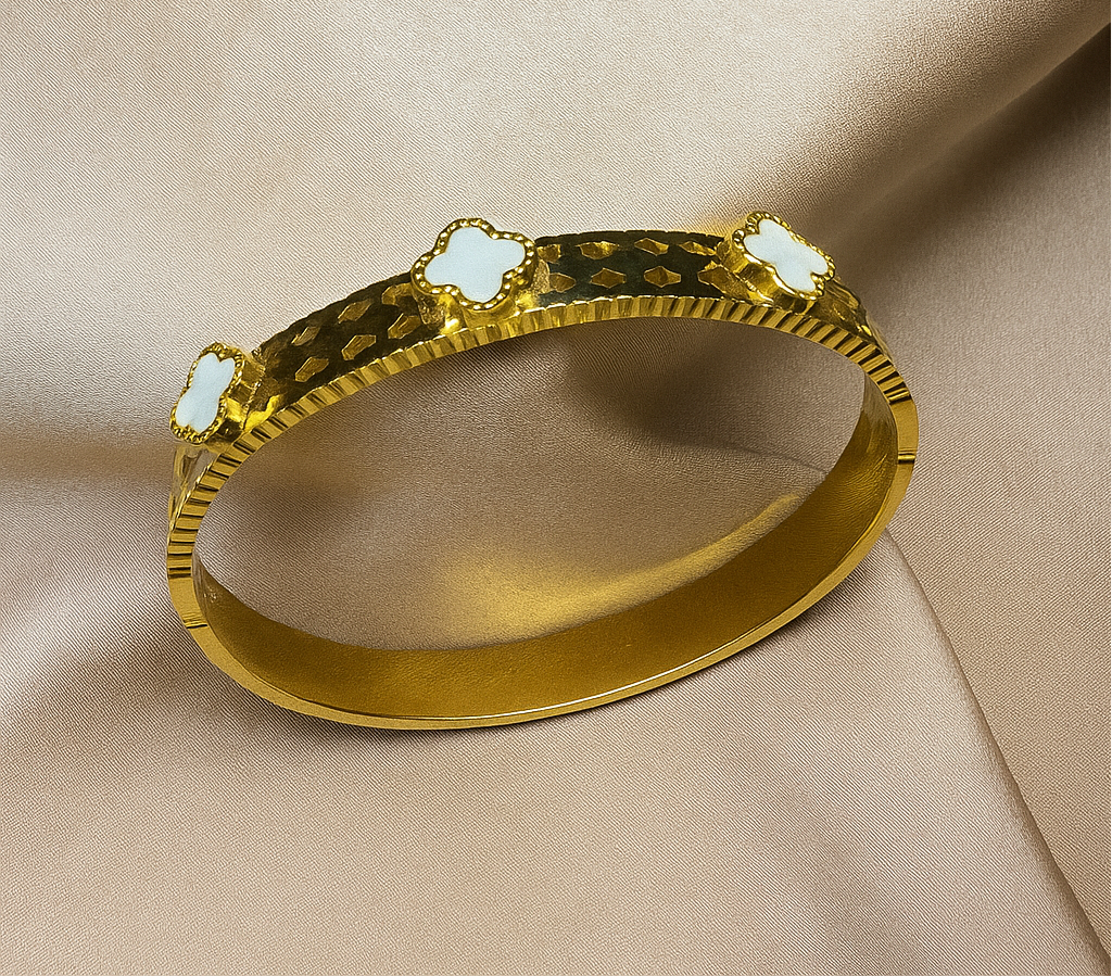 Ivory Clover Bracelet